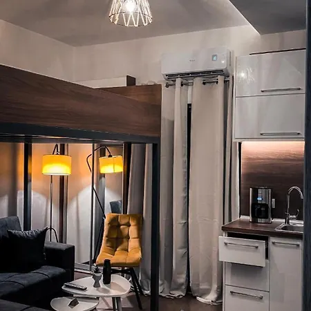 Modern Tiny House In Volos Exterior photo