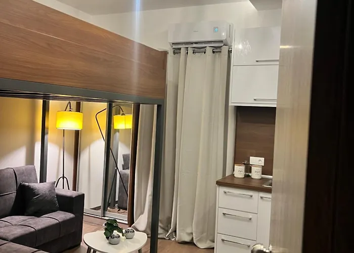 Modern Tiny House In Volos